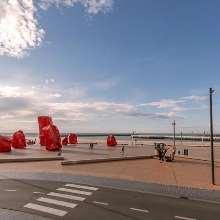 Apartment Maritime View At Commodore Oostende Bagian luar foto