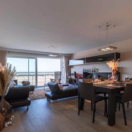 Apartment Maritime View At Commodore Oostende Bagian luar foto