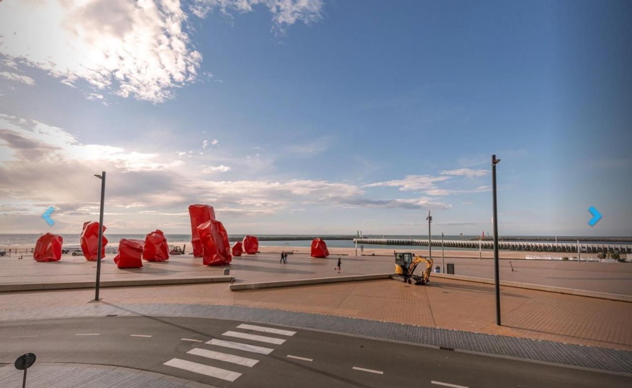Apartment Maritime View At Commodore Oostende Bagian luar foto