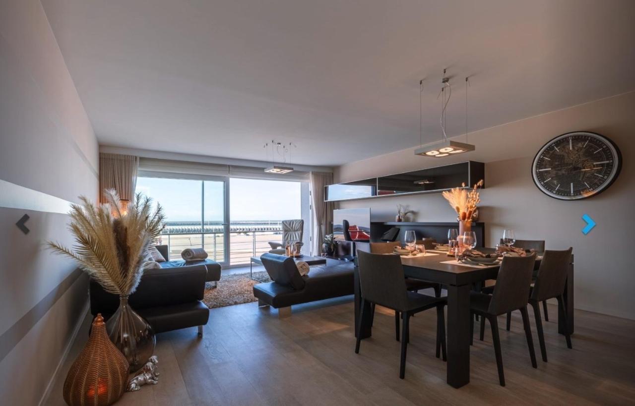 Apartment Maritime View At Commodore Oostende Bagian luar foto